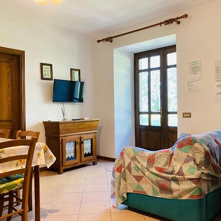 Agriturismo Poderino Кастильоне-ди-Гарфаньяна Экстерьер фото