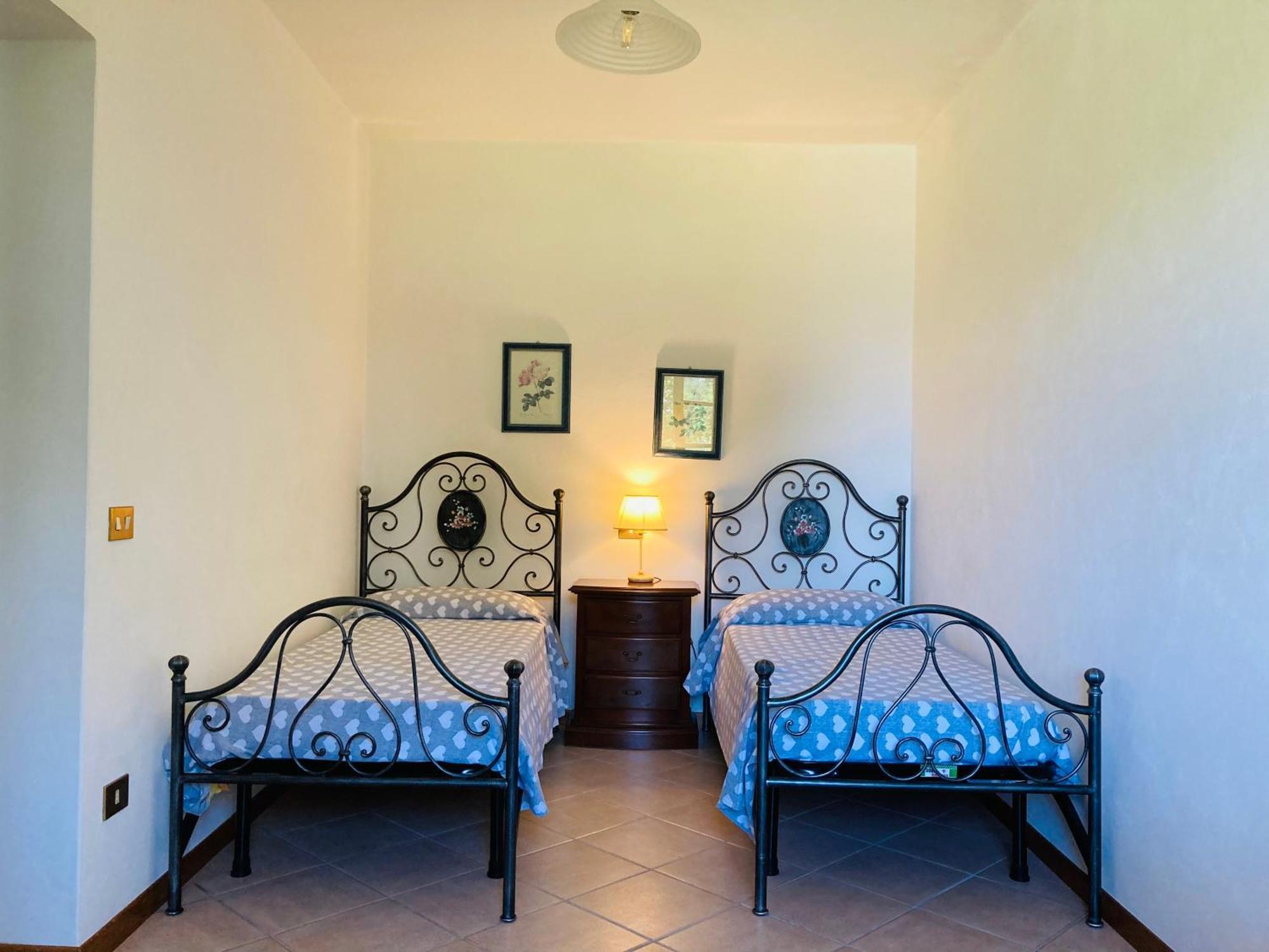 Agriturismo Poderino Кастильоне-ди-Гарфаньяна Экстерьер фото