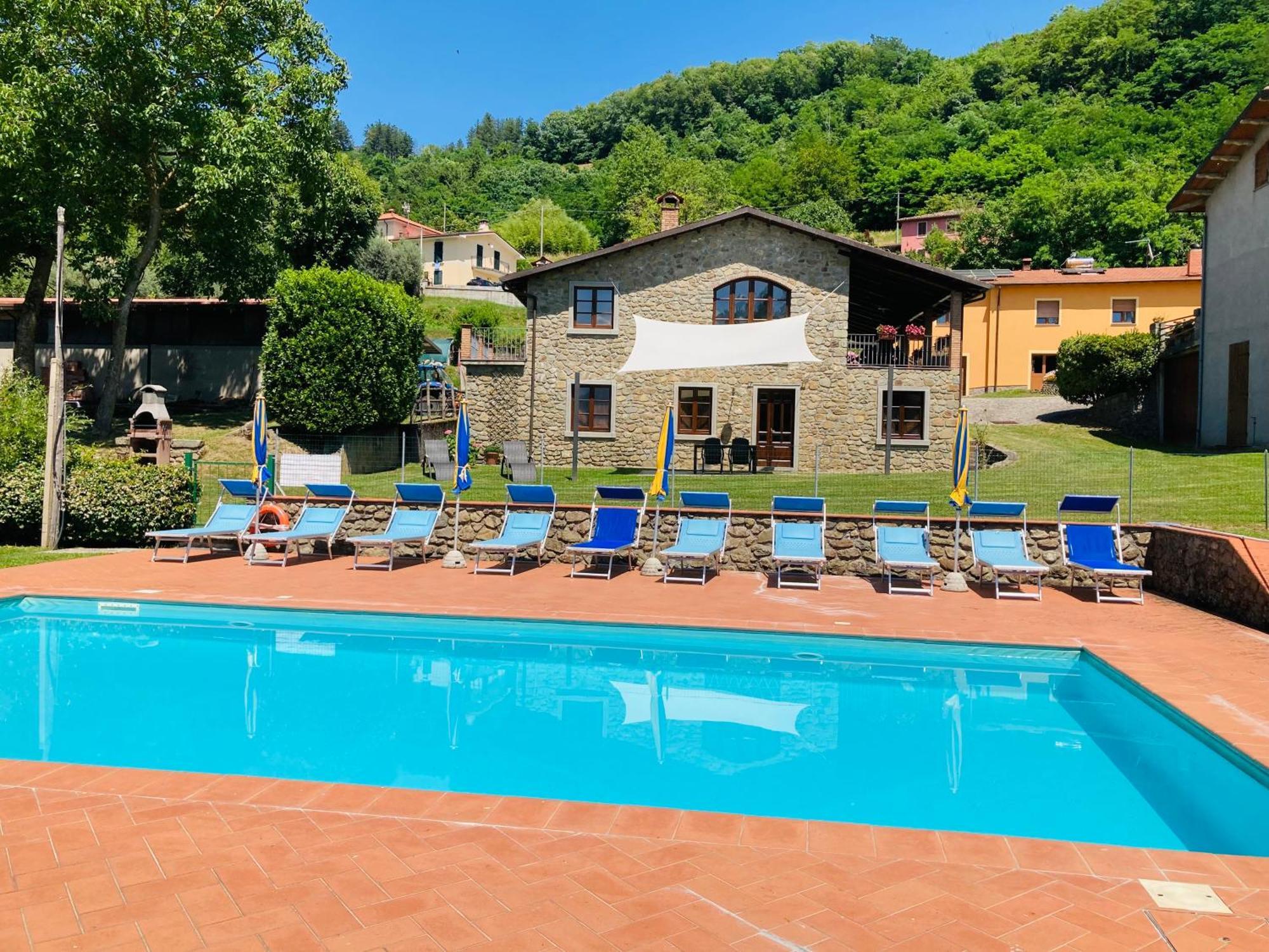 Agriturismo Poderino Кастильоне-ди-Гарфаньяна Экстерьер фото