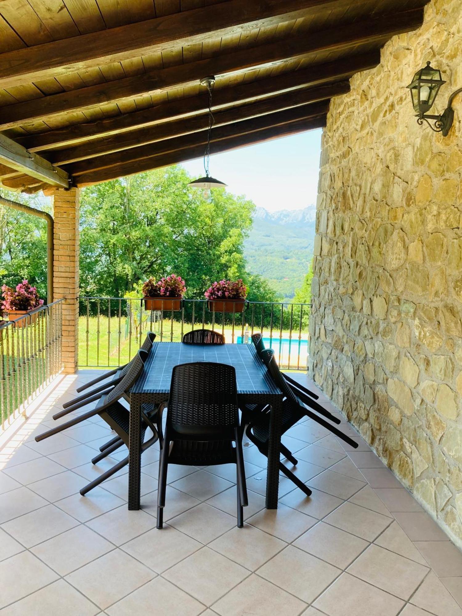 Agriturismo Poderino Кастильоне-ди-Гарфаньяна Экстерьер фото