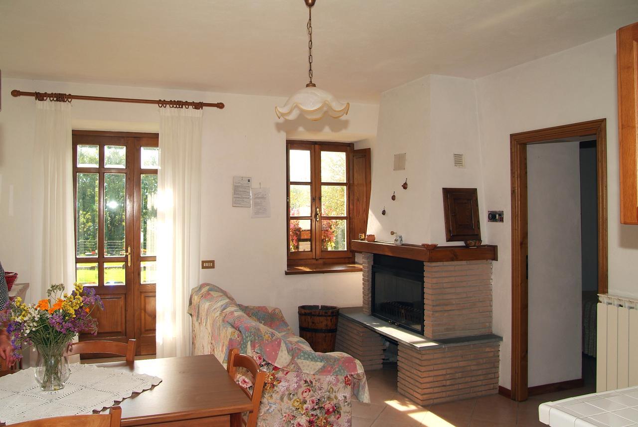 Agriturismo Poderino Кастильоне-ди-Гарфаньяна Экстерьер фото