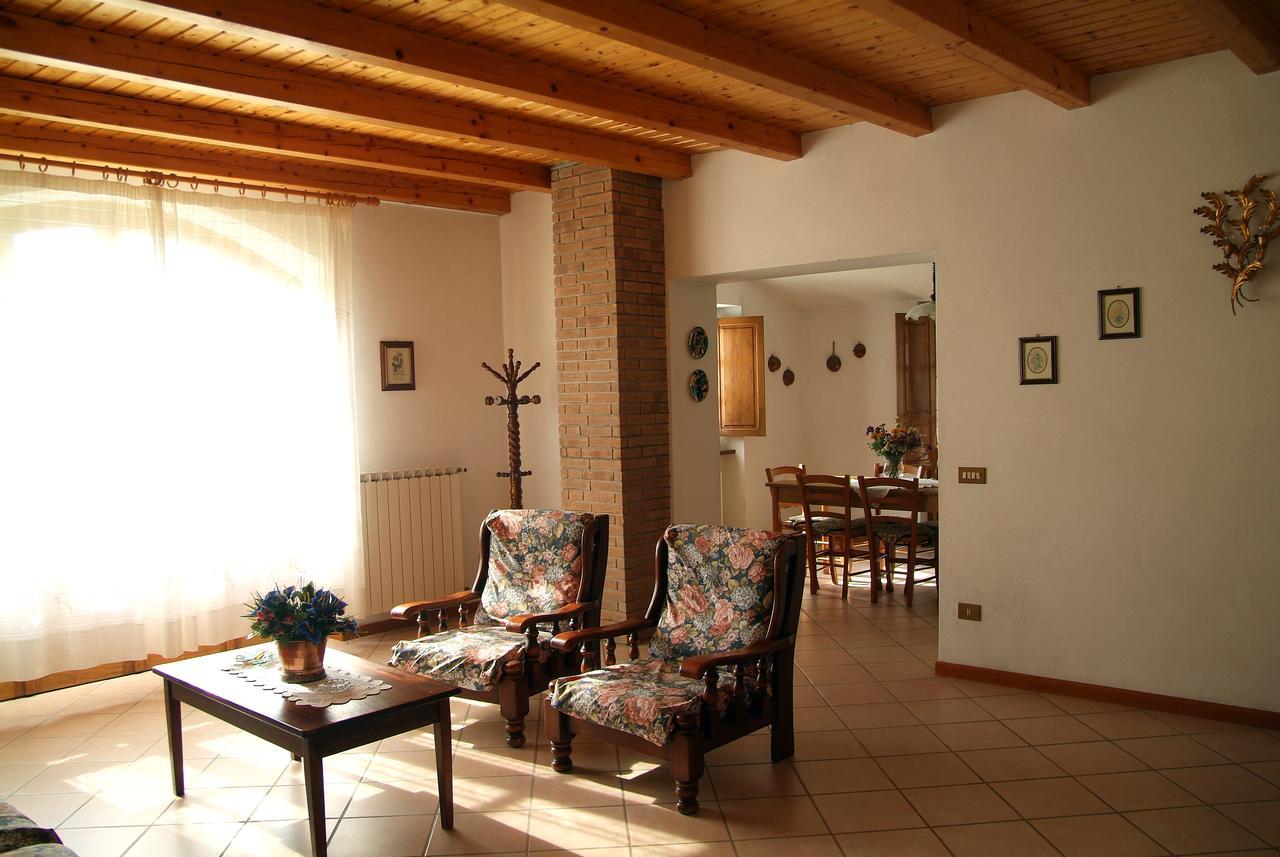 Agriturismo Poderino Кастильоне-ди-Гарфаньяна Экстерьер фото